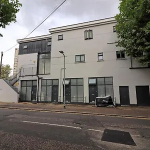 Stylish & Modern - Southend-on-Sea